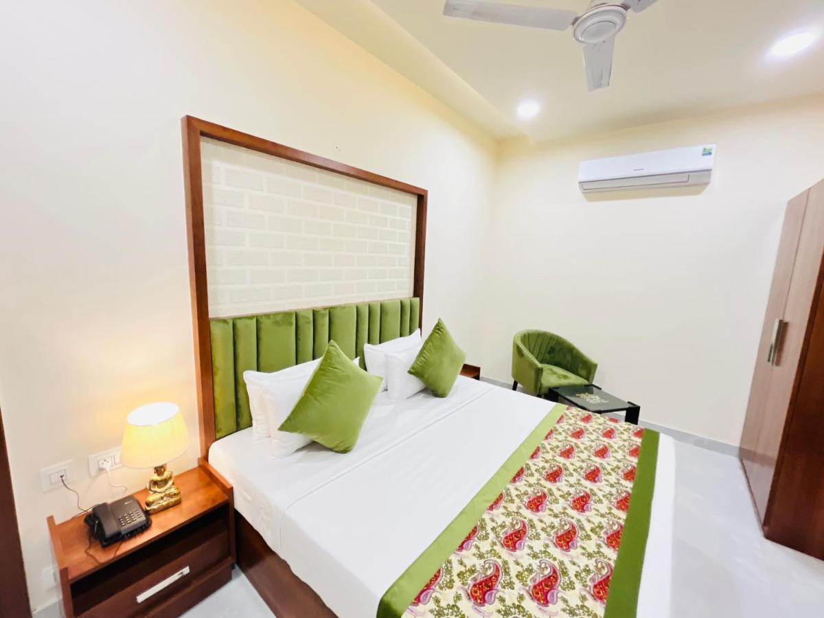 Hotel The Orchid Tree Amritsar - Walking From Golden Temple ภายนอก รูปภาพ